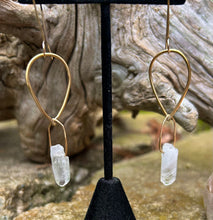 Load image into Gallery viewer, Tibetan raw quartz pair