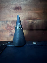 Load image into Gallery viewer, SHARK TOOTH RING
