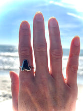 Load image into Gallery viewer, SHARK TOOTH RING