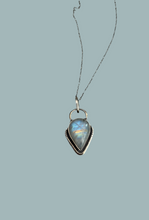 Load image into Gallery viewer, RAINBOW MOONSTONE PENDANT