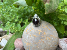 Load image into Gallery viewer, PEARL + STAR GARNET RING