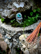 Load image into Gallery viewer, TURQUOISE SHARK RING