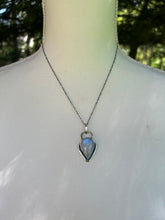 Load image into Gallery viewer, RAINBOW MOONSTONE PENDANT