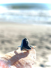 Load image into Gallery viewer, SHARK TOOTH RING