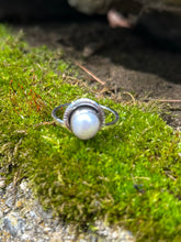 Load image into Gallery viewer, PEARL RING