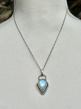 Load image into Gallery viewer, RAINBOW MOONSTONE PENDANT