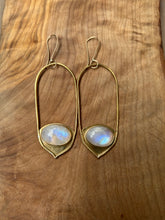 Load image into Gallery viewer, RAINBOW MOONSTONE PAIR