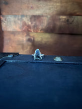 Load image into Gallery viewer, SHARK TOOTH RING