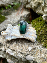 Load image into Gallery viewer, EMERALD RING