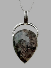Load image into Gallery viewer, SHAMANIC DREAM QUARTZ PENDANT