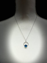 Load image into Gallery viewer, AURORA OPAL PENDANT