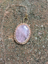 Load image into Gallery viewer, ROSE QUARTZ PENDANT