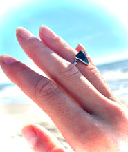 Load image into Gallery viewer, SHARK TOOTH RING