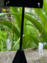 Load image into Gallery viewer, Tibetan raw quartz pair