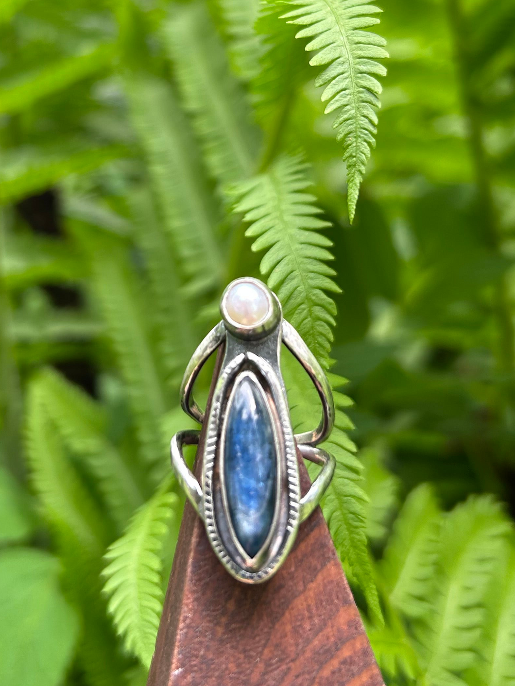 BLUE KYANITE RING