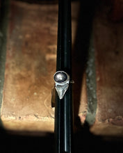 Load image into Gallery viewer, SAPPHIRE SIREN RING