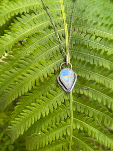 RAINBOW MOONSTONE PENDANT