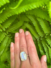 Load image into Gallery viewer, MOONSTONE RING