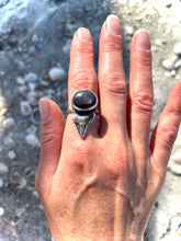 Load image into Gallery viewer, STAR SAPPHIRE RING