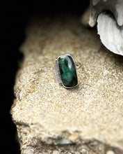 Load image into Gallery viewer, EMERALD RING