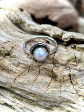 Load image into Gallery viewer, PEARL RING