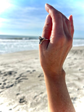 Load image into Gallery viewer, SHARK TOOTH RING